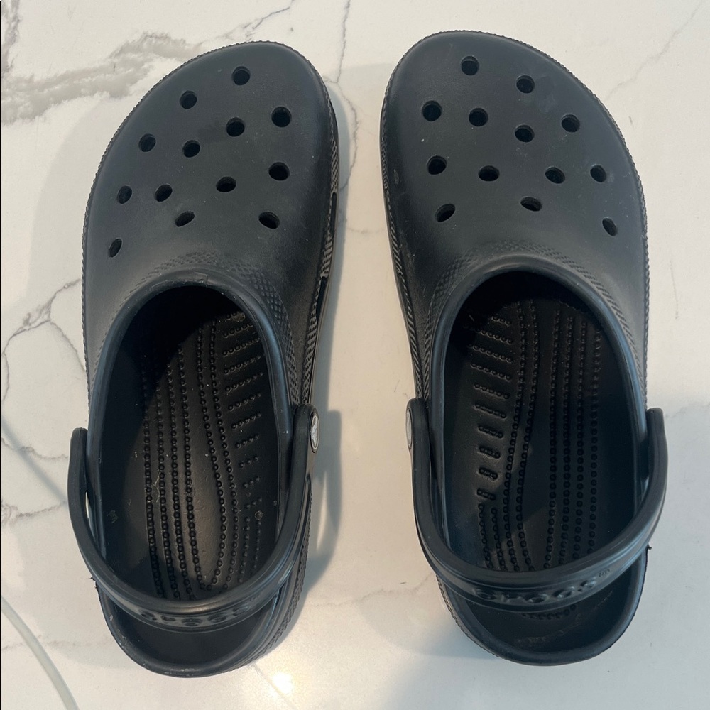 CROCS Classic Black Clogs